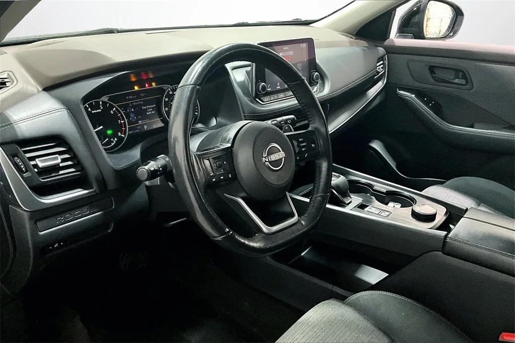 2022 Nissan Rogue S photo 9