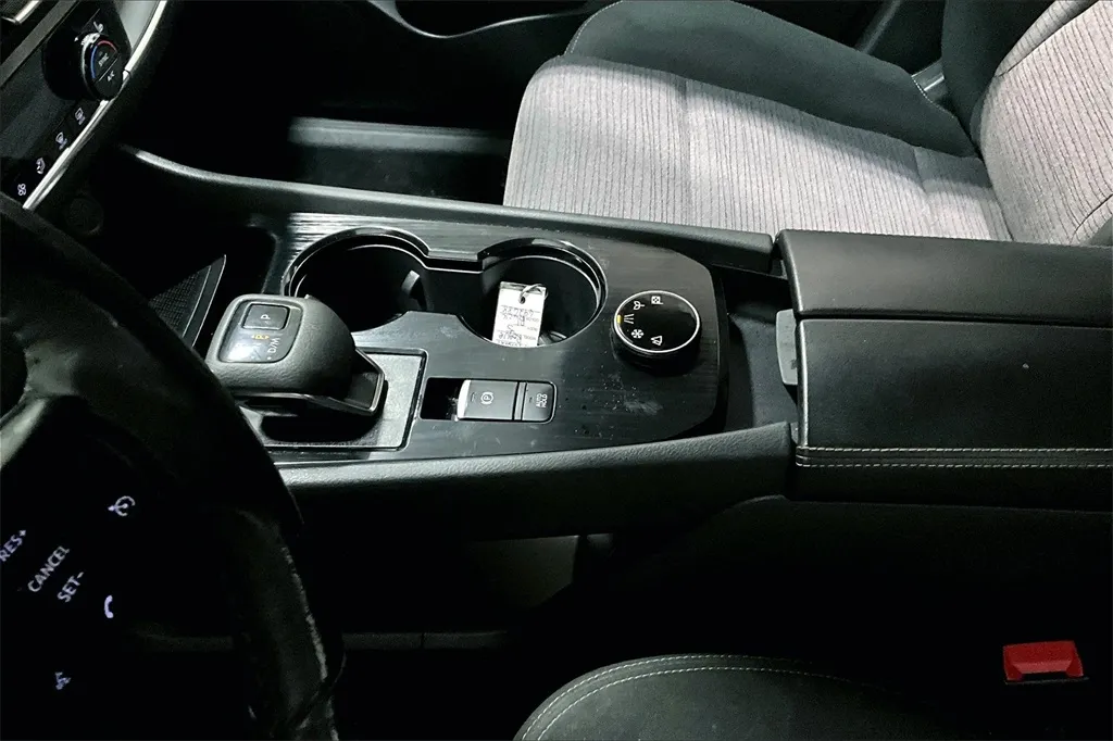 2022 Nissan Rogue S photo 20