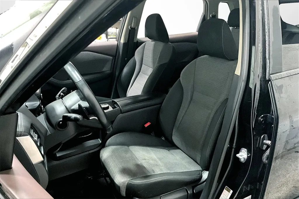 2022 Nissan Rogue S photo 21