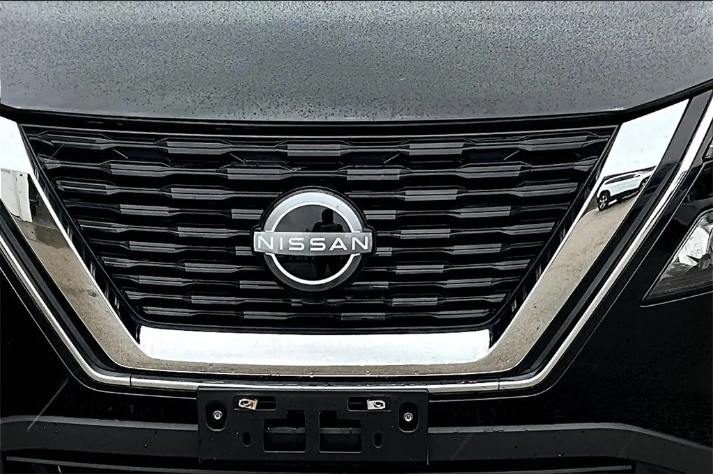 2022 Nissan Rogue S photo 24