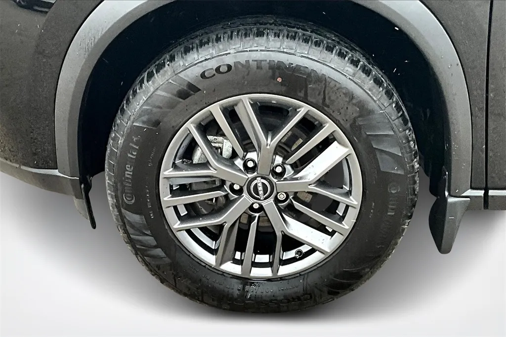2022 Nissan Rogue S photo 3