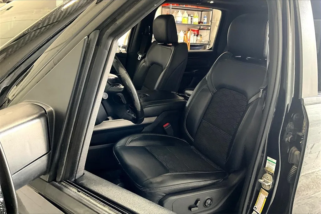 2020 Ram 1500 Rebel photo 16