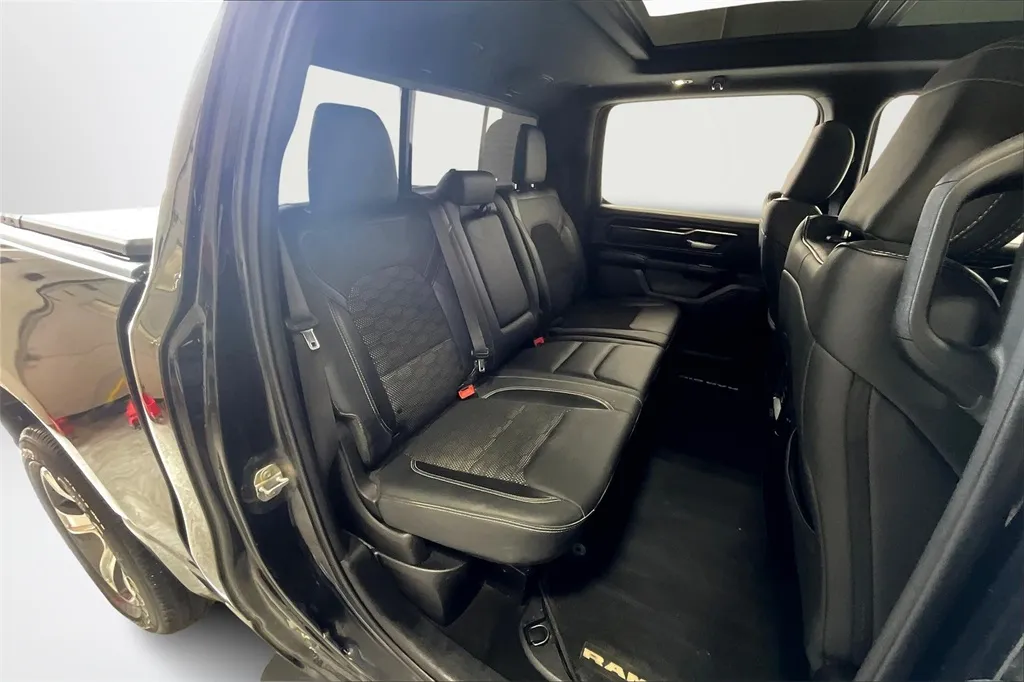 2020 Ram 1500 Rebel photo 17