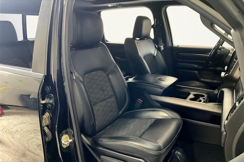 2020 Ram 1500 Rebel photo 18
