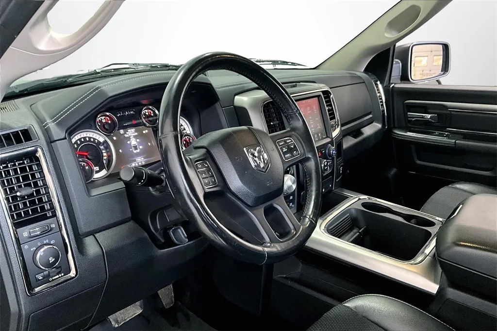 2016 Ram 1500 Sport photo 5