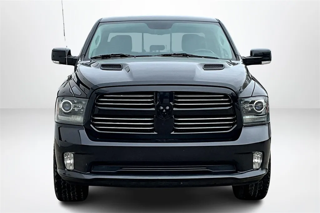 2016 Ram 1500 Sport photo 11