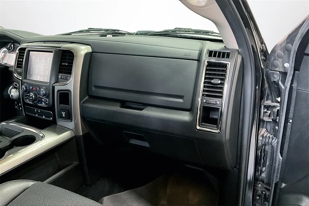 2016 Ram 1500 Sport photo 28