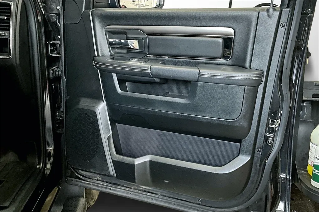 2016 Ram 1500 Sport photo 8