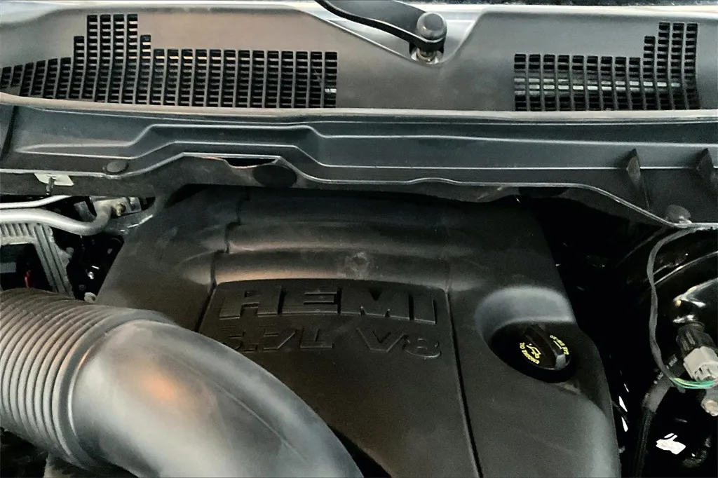 2016 Ram 1500 Sport photo 9