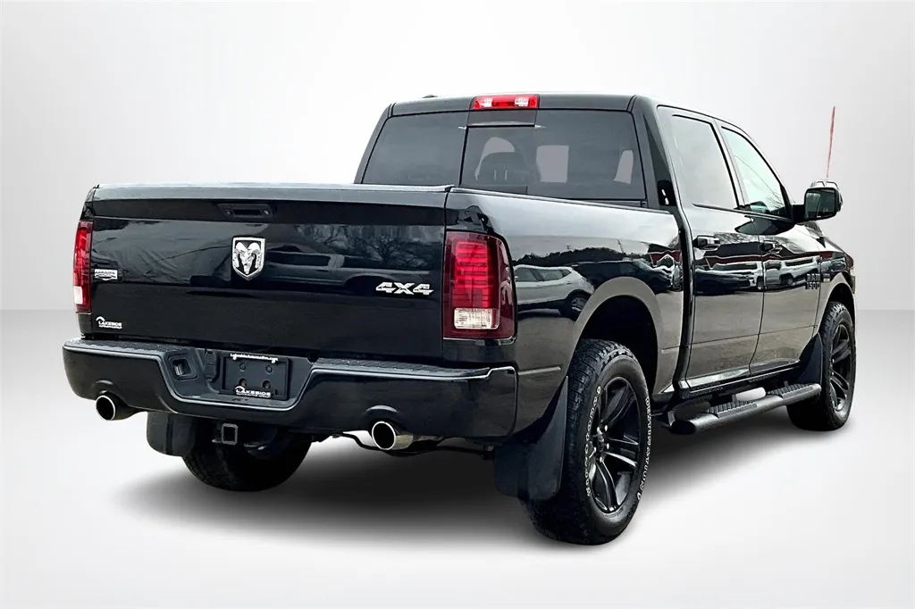 2016 Ram 1500 Sport photo 12