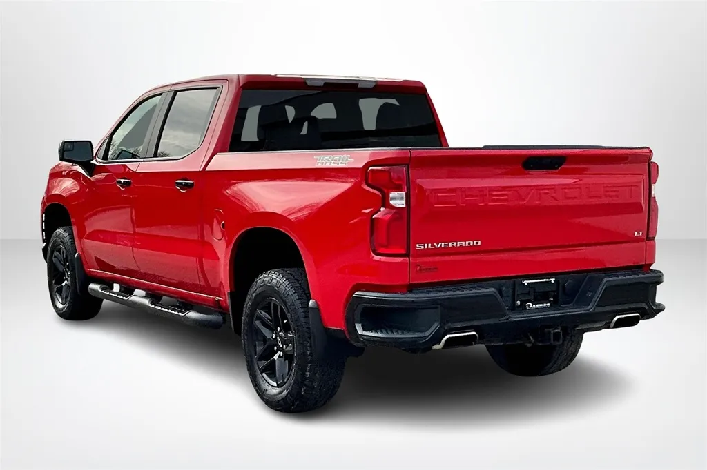 2019 Chevrolet Silverado 1500 LT Trail Boss photo 2