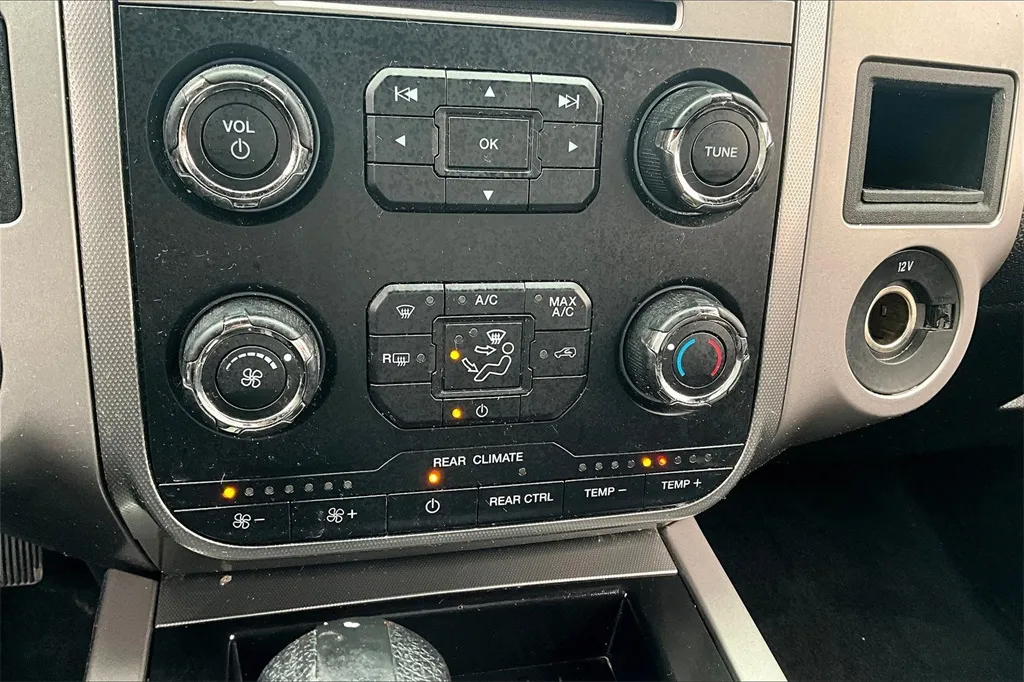 2017 Ford Expedition XLT photo 14