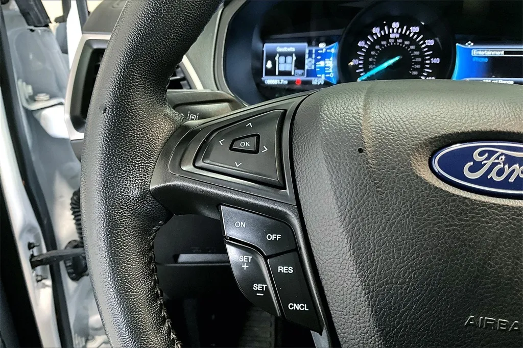 2022 Ford Edge SEL photo 14