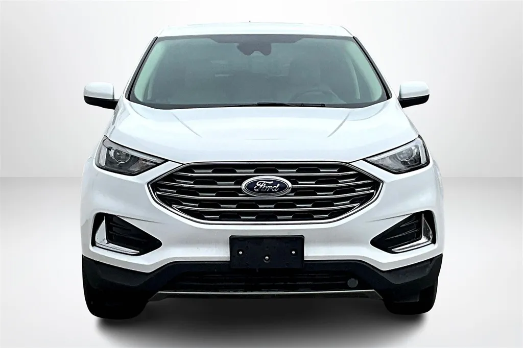 2022 Ford Edge SEL photo 11