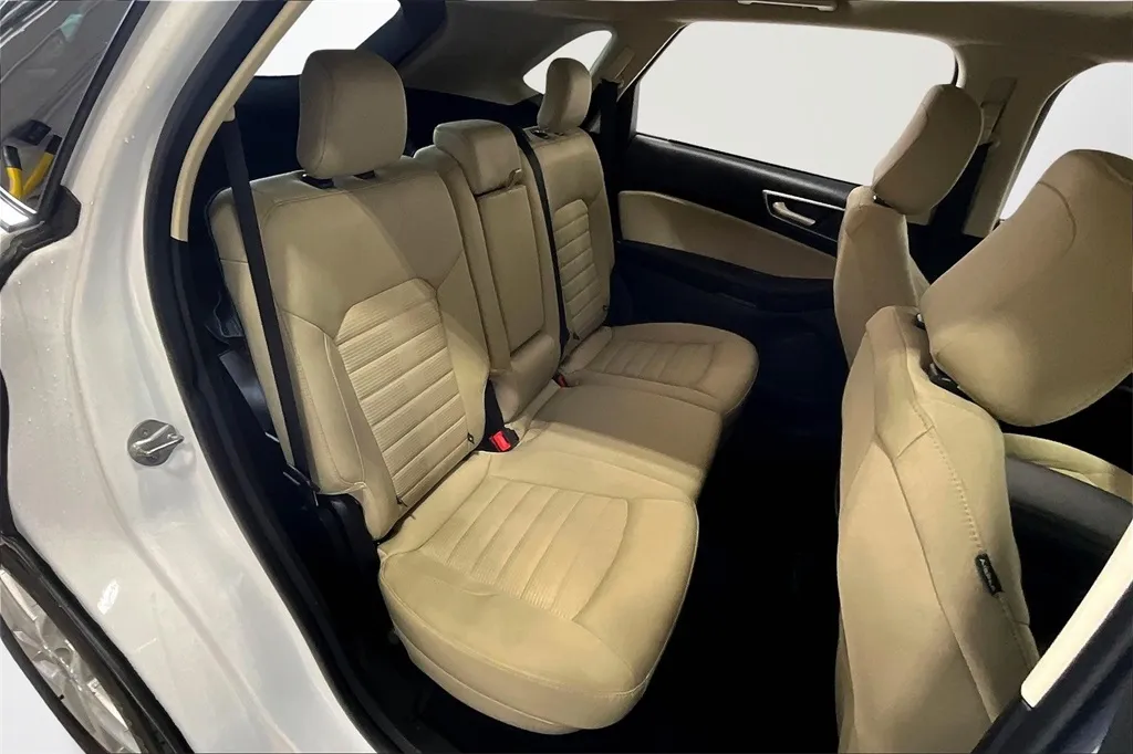 2022 Ford Edge SEL photo 8