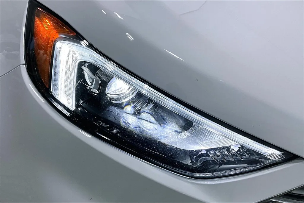 2022 Ford Edge SEL photo 20