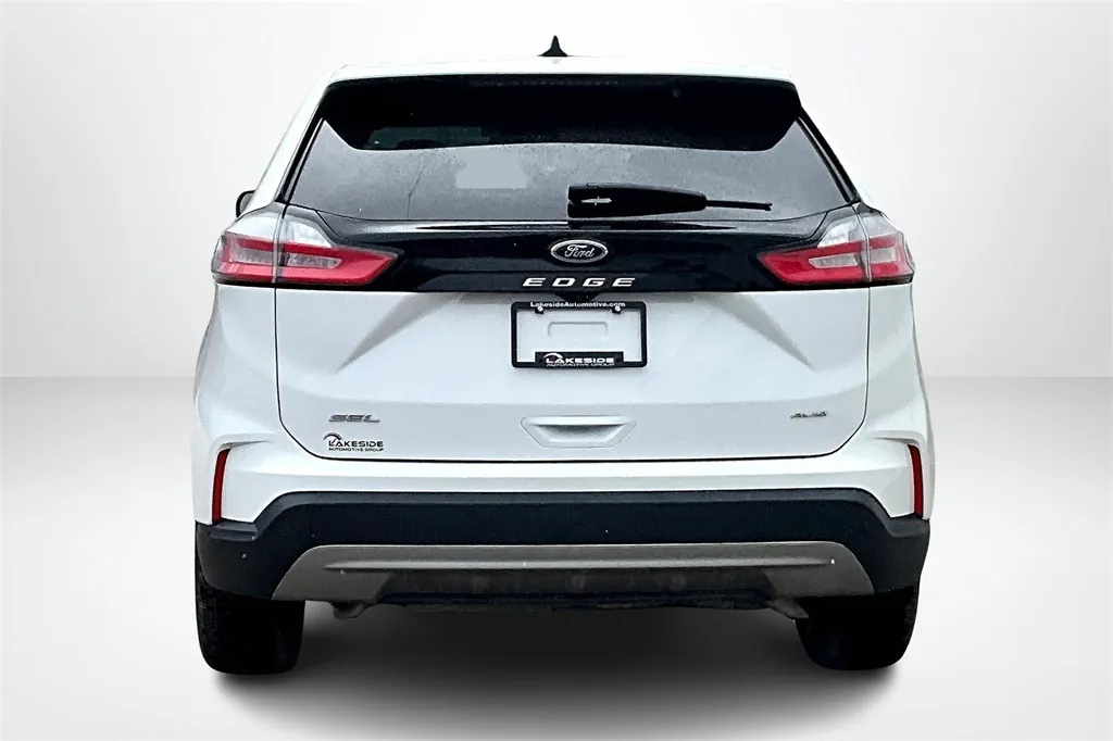 2022 Ford Edge SEL photo 22