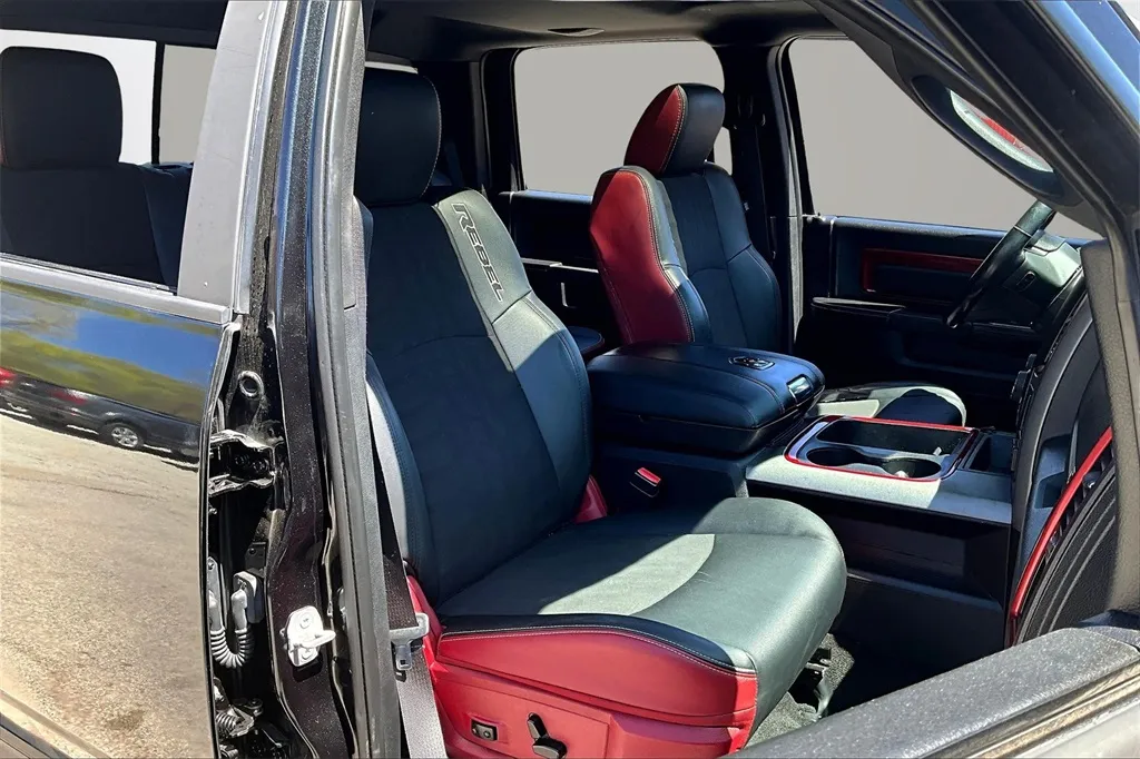 2016 Ram 1500 Rebel photo 28