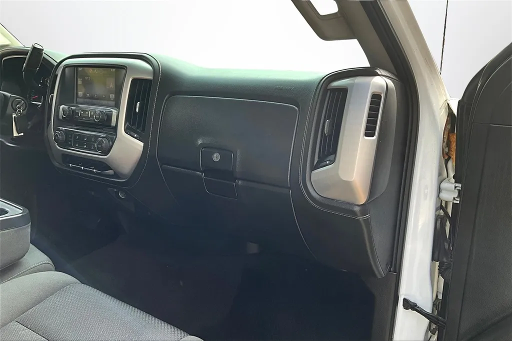 2015 Gmc Sierra SLE photo 25