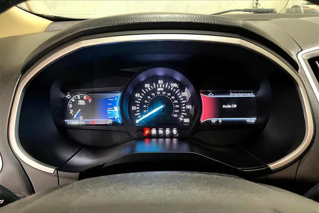 2019 Ford Edge SEL photo 5