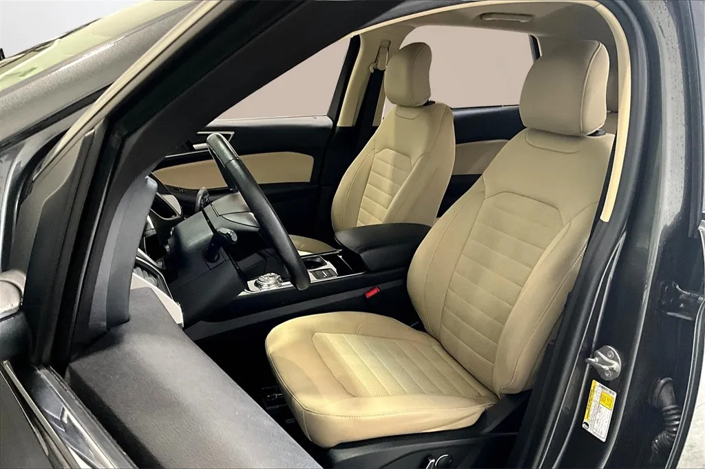 2019 Ford Edge SEL photo 28