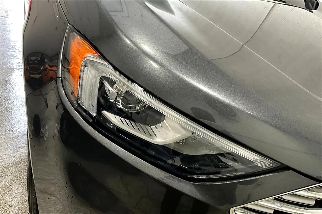 2019 Ford Edge SEL photo 20