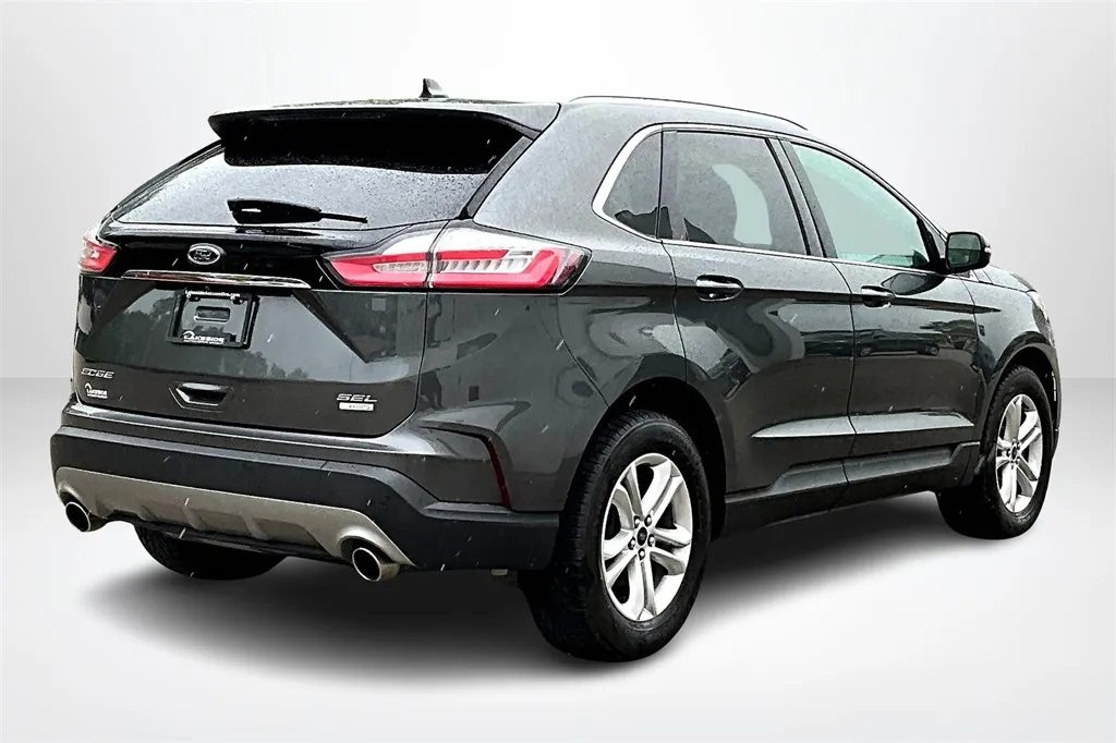 2019 Ford Edge SEL photo 12