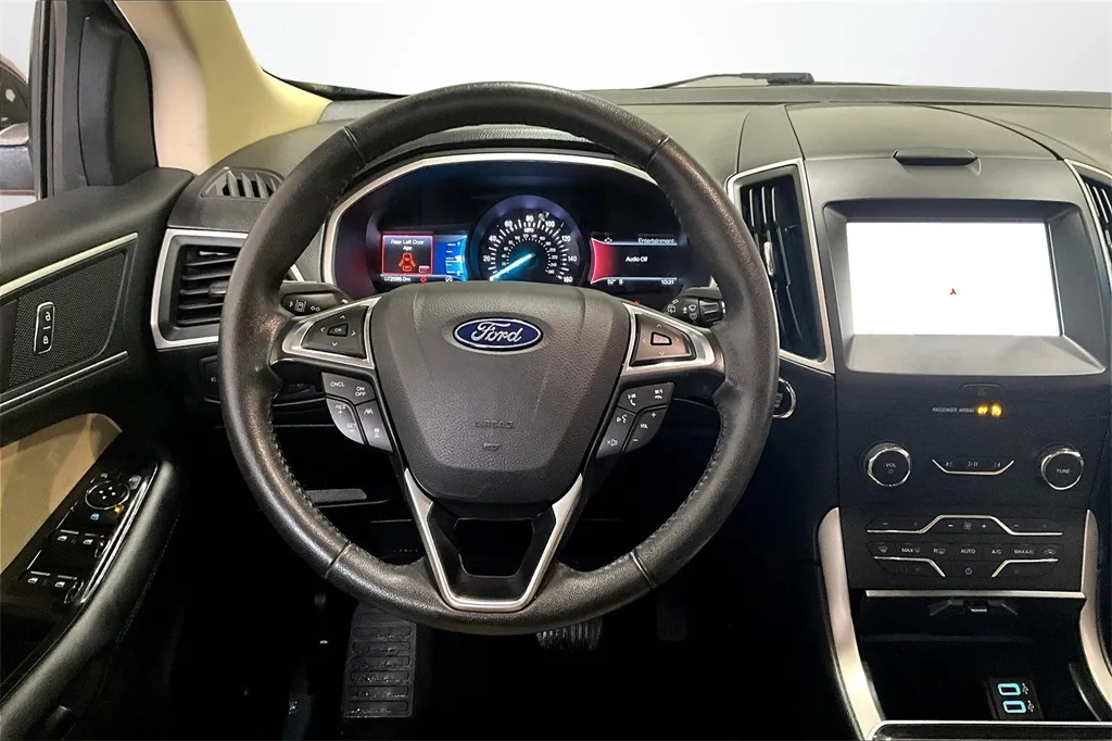 2019 Ford Edge SEL photo 13