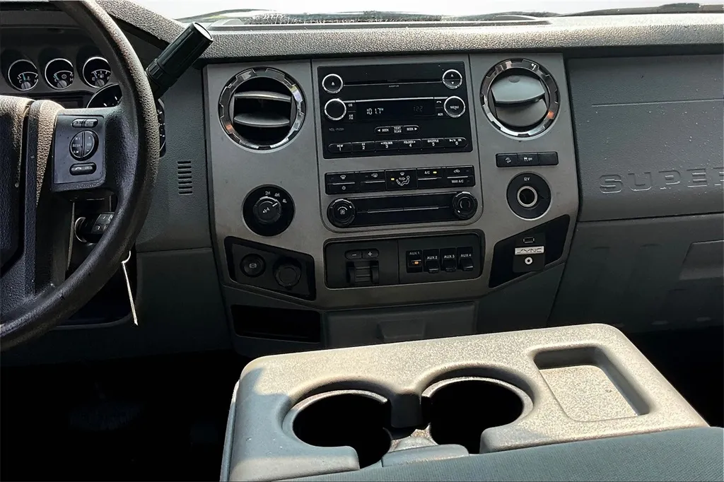2015 Ford F-350 photo 4