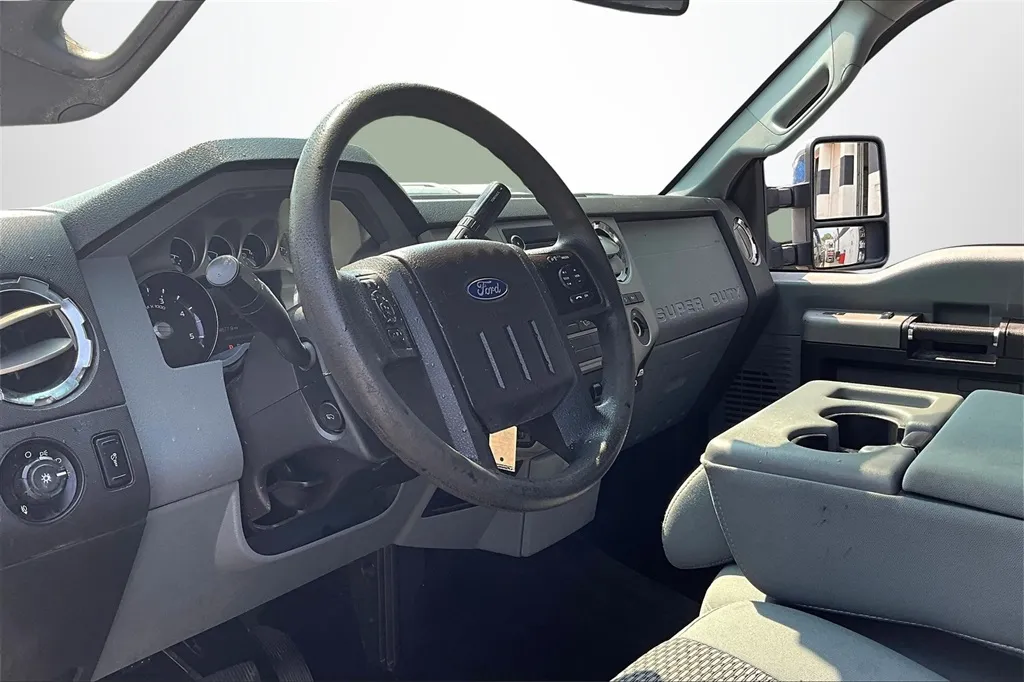 2015 Ford F-350 photo 6
