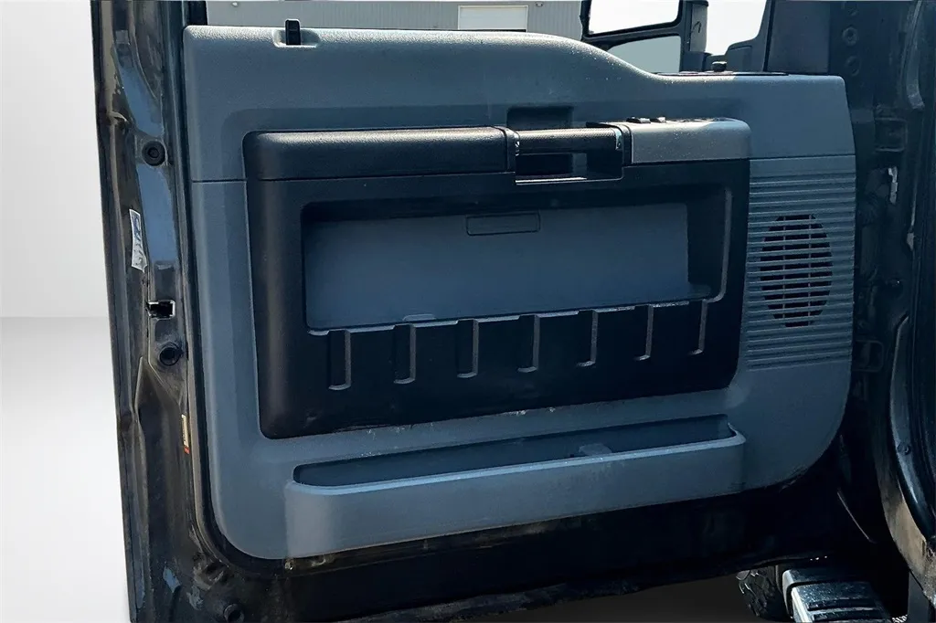 2015 Ford F-350 photo 7