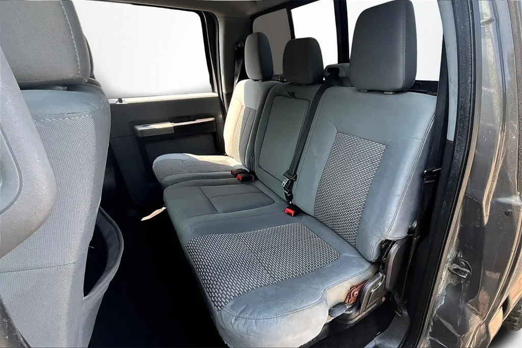 2015 Ford F-350 photo 25