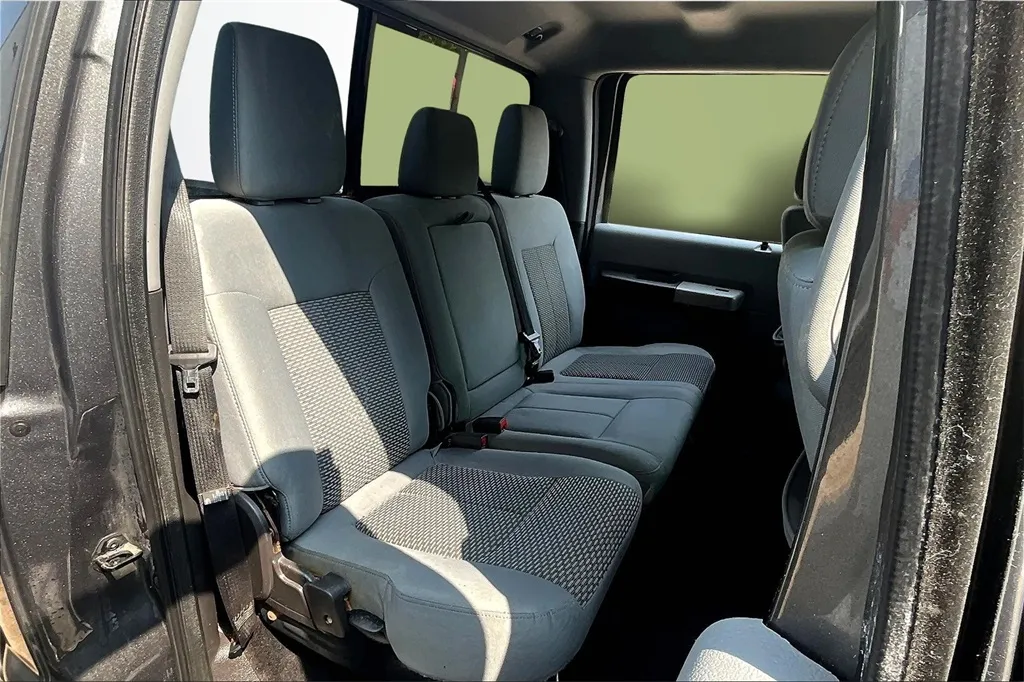 2015 Ford F-350 photo 16