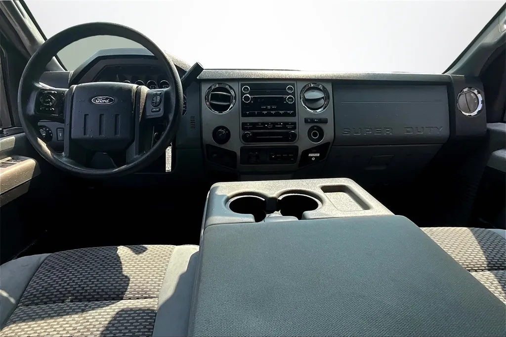 2015 Ford F-350 photo 12