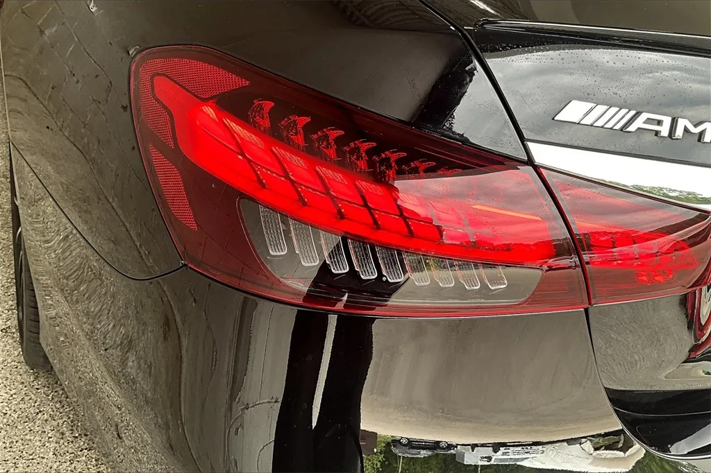 2022 Mercedes Benz E 53 AMG photo 19