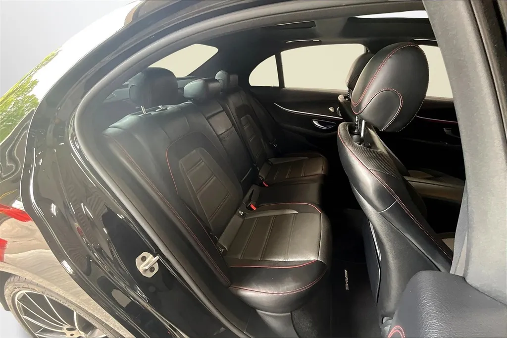 2022 Mercedes Benz E 53 AMG photo 9