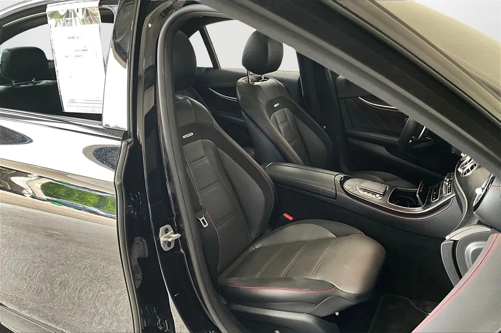 2022 Mercedes Benz E 53 AMG photo 21