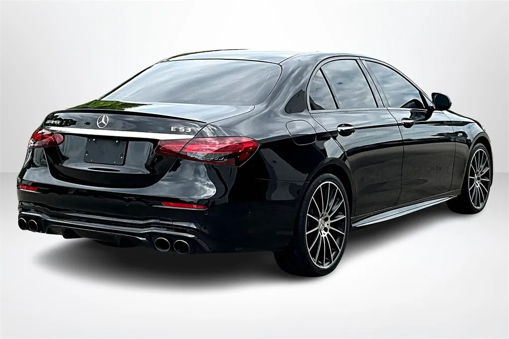 2022 Mercedes Benz E 53 AMG photo 13