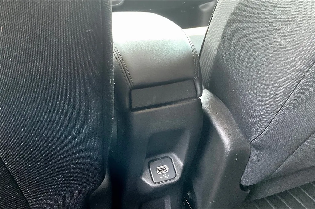 2020 Jeep Renegade Altitude photo 4