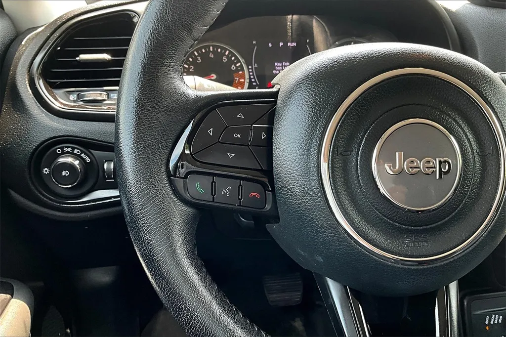 2020 Jeep Renegade Altitude photo 15
