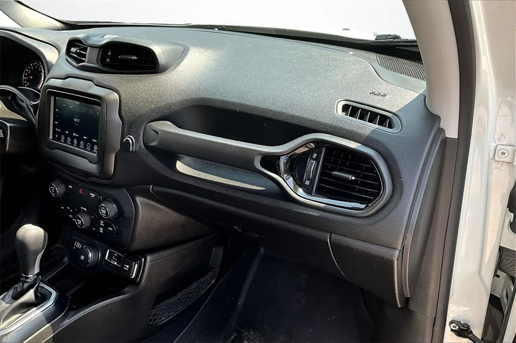 2020 Jeep Renegade Altitude photo 20