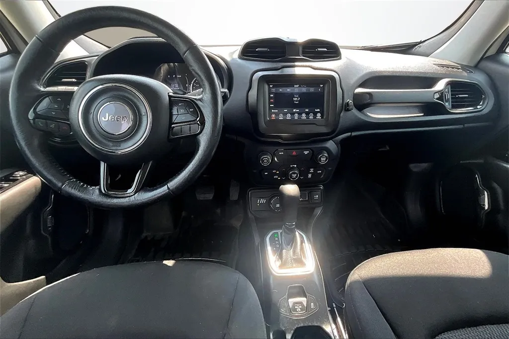 2020 Jeep Renegade Altitude photo 3