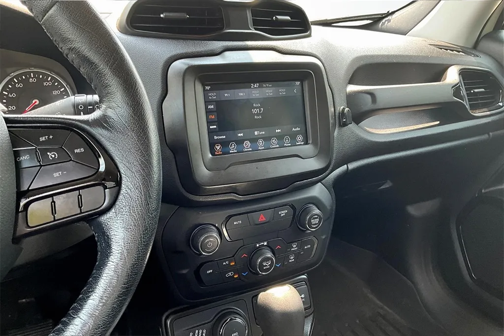 2020 Jeep Renegade Altitude photo 25