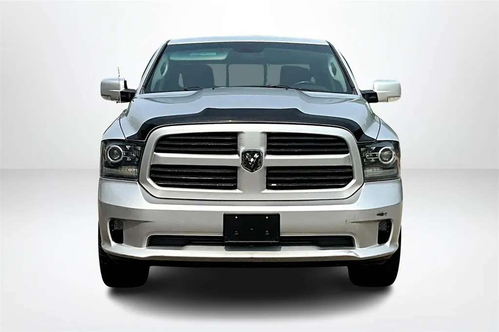 2016 Ram 1500 Sport photo 10