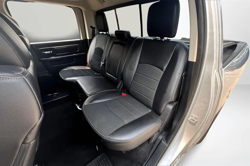 2016 Ram 1500 Sport photo 7