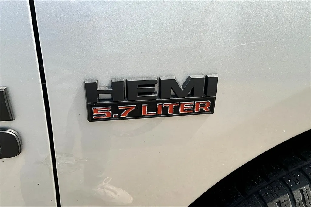 2016 Ram 1500 Sport photo 27