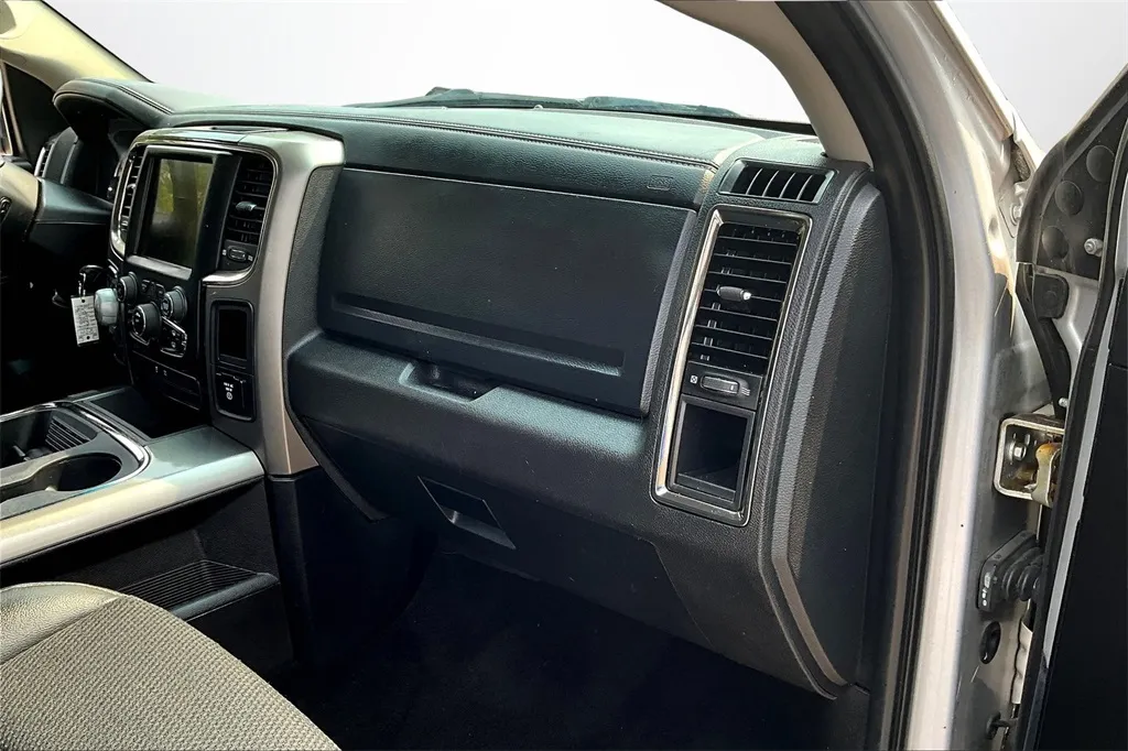 2016 Ram 1500 Sport photo 17