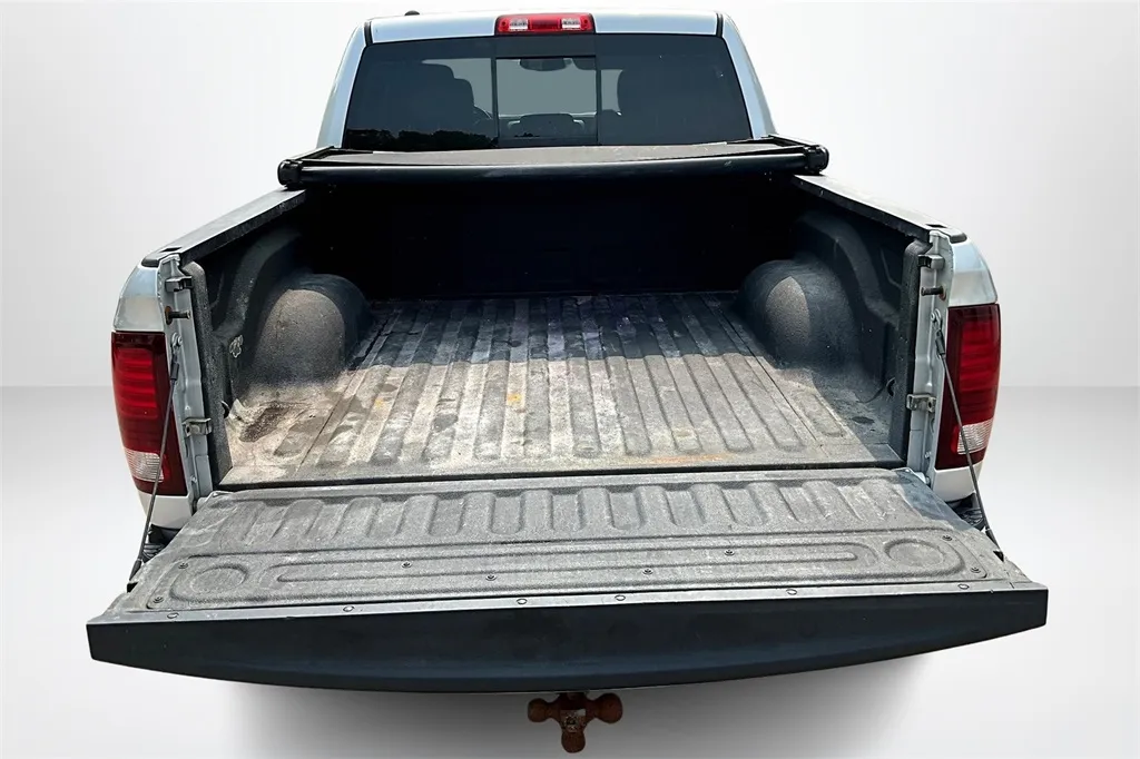 2016 Ram 1500 Sport photo 3