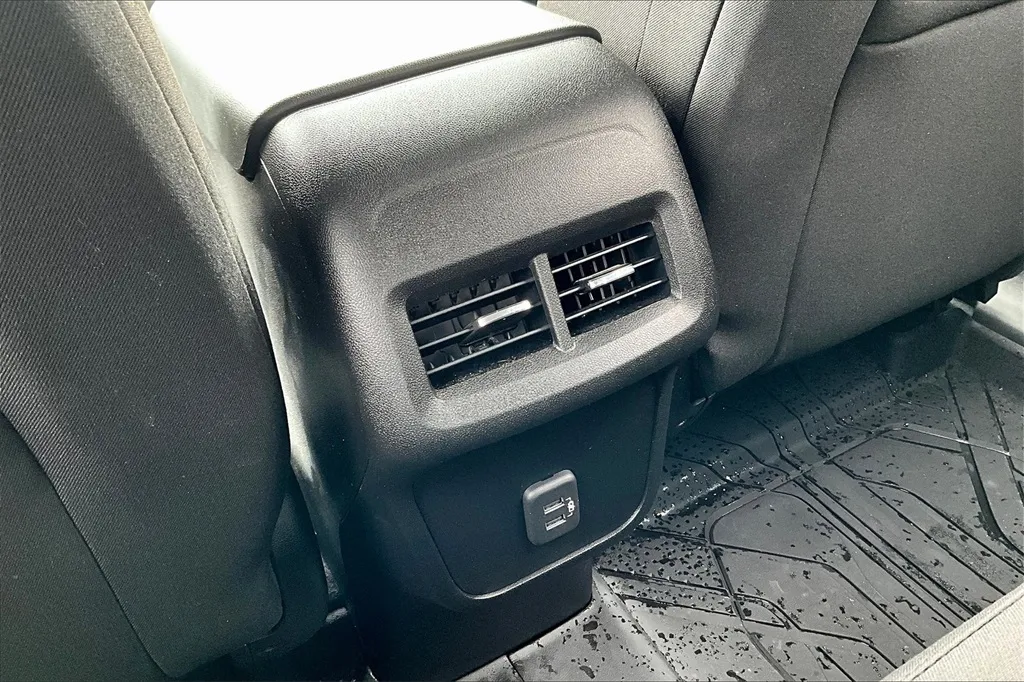 2021 Chevrolet Equinox LT photo 4