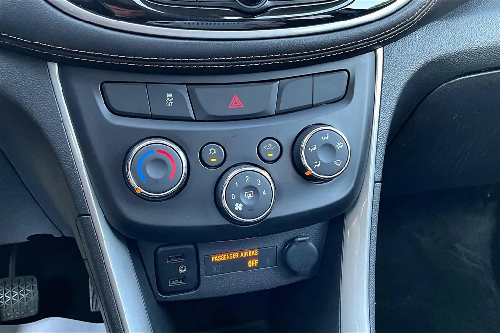 2021 Chevrolet Trax LT photo 15